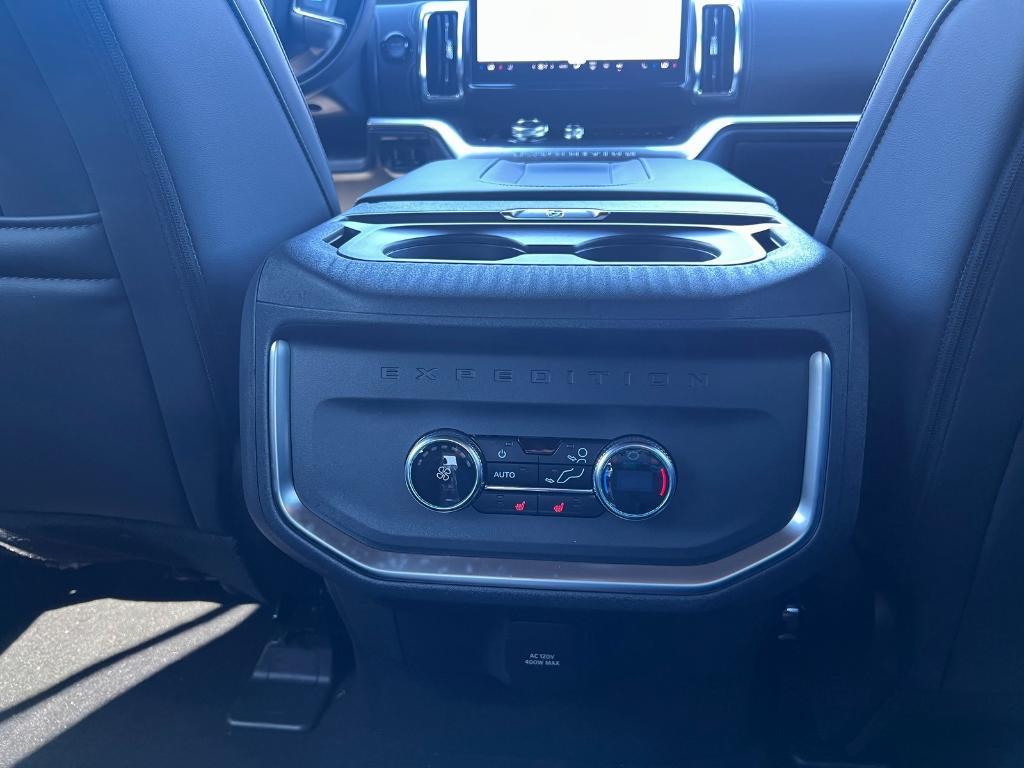 new 2025 Ford Expedition car, priced at $77,670