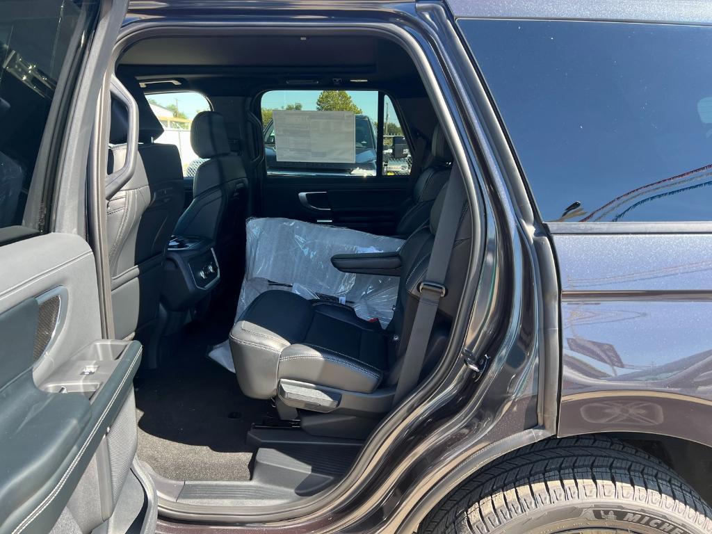 new 2025 Ford Expedition car, priced at $77,670