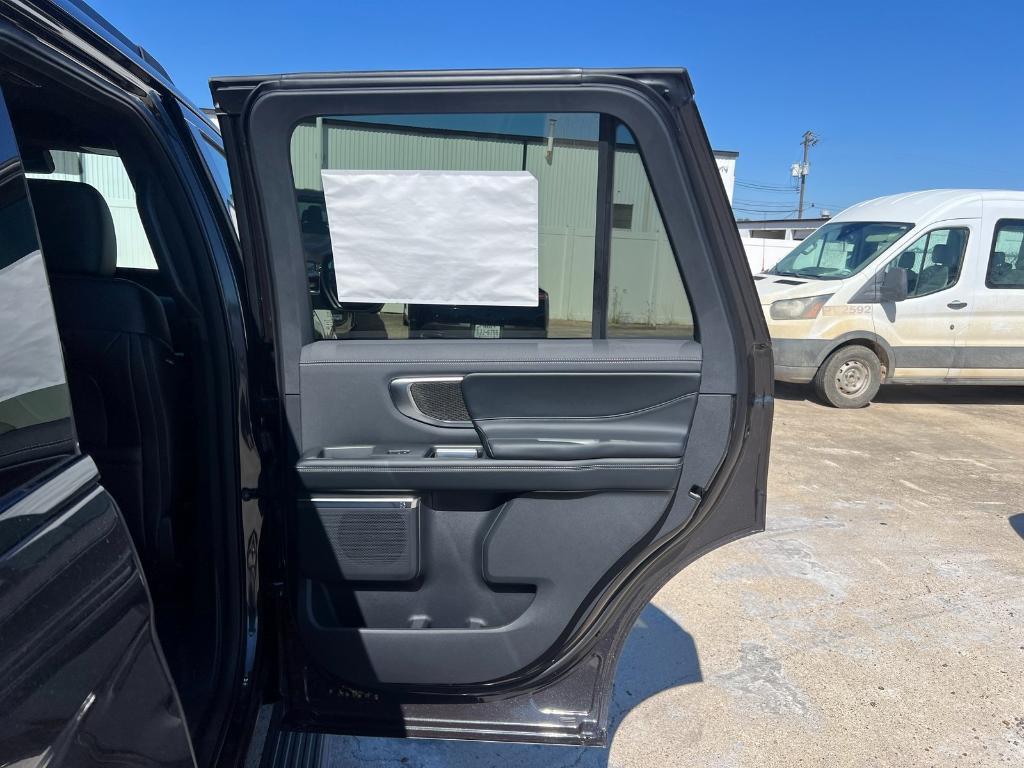 new 2025 Ford Expedition car, priced at $77,670