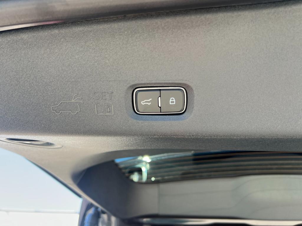 new 2025 Ford Expedition car, priced at $77,670