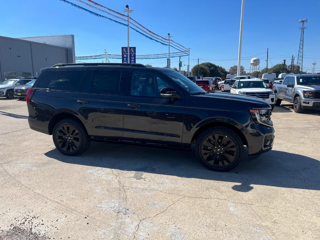 new 2025 Ford Expedition car, priced at $77,670