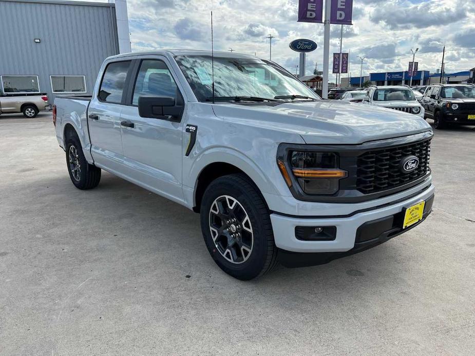 new 2024 Ford F-150 car, priced at $39,330