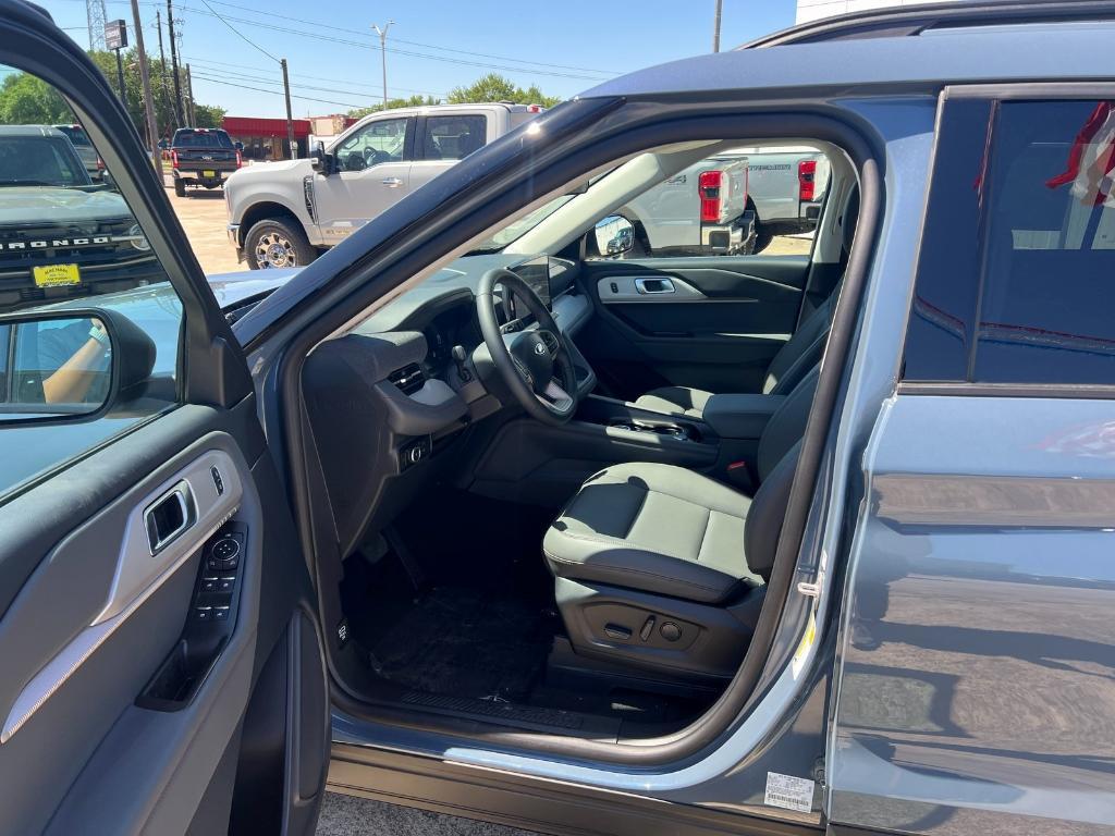 new 2025 Ford Explorer car, priced at $42,760