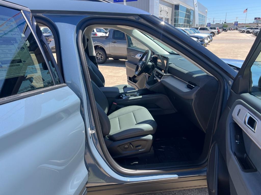 new 2025 Ford Explorer car, priced at $42,760