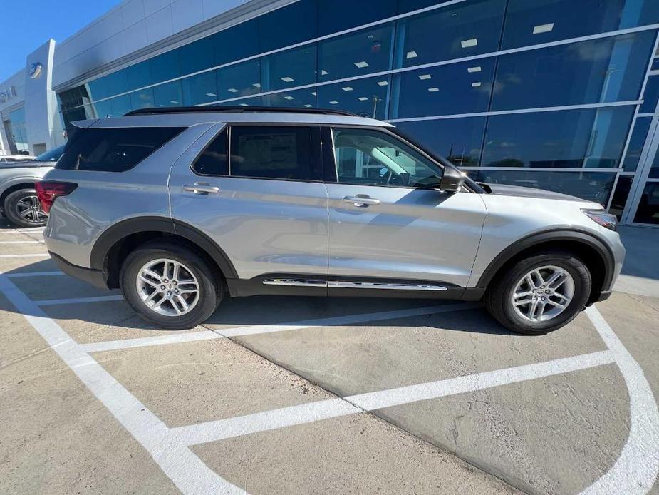 new 2025 Ford Explorer car, priced at $40,870