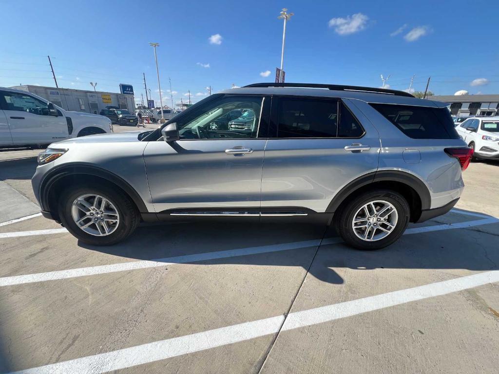 new 2025 Ford Explorer car, priced at $40,870