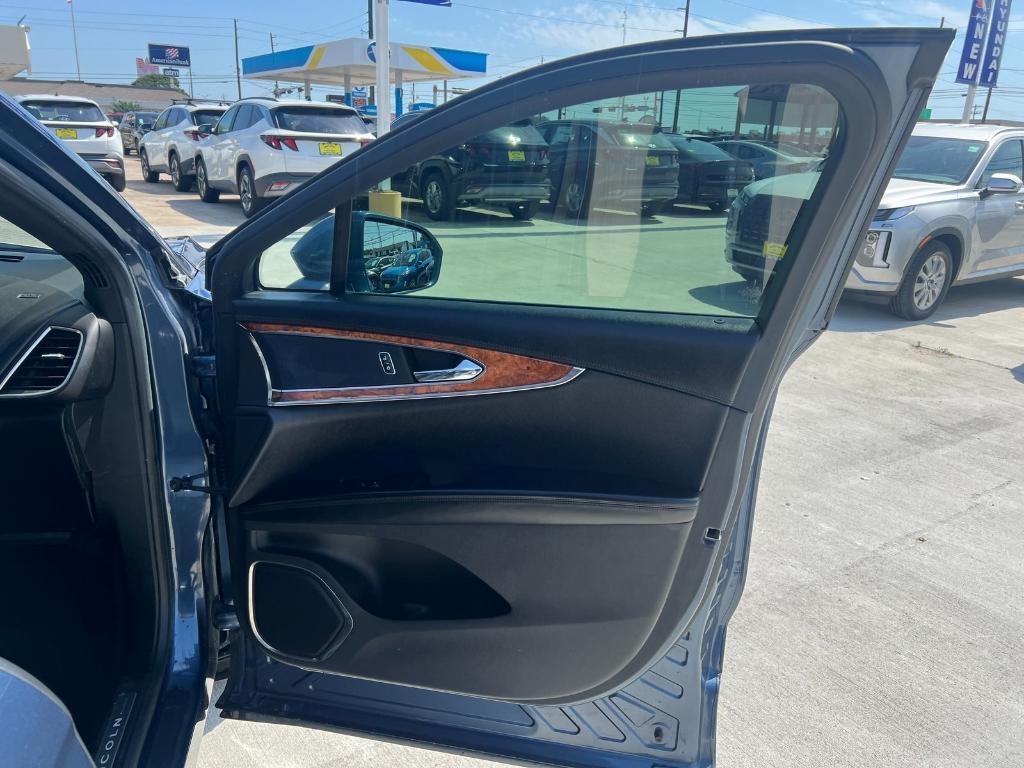 used 2019 Lincoln Nautilus car, priced at $22,449