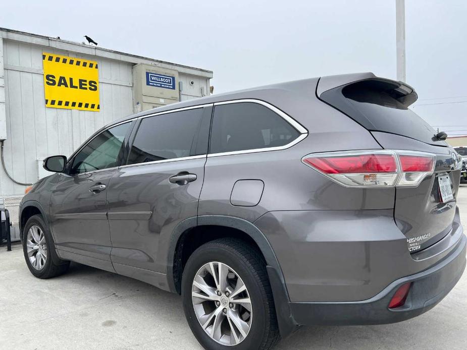 used 2015 Toyota Highlander car, priced at $16,650