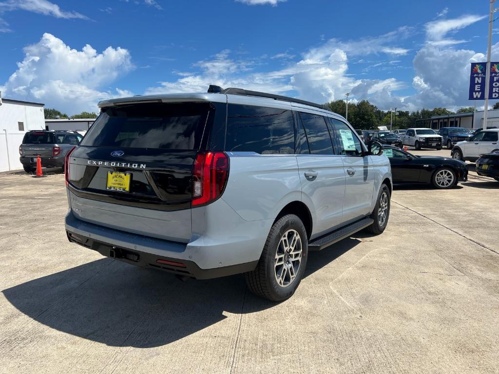 new 2025 Ford Expedition car, priced at $69,725