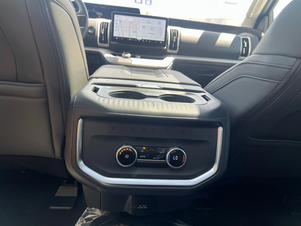 new 2025 Ford Expedition car, priced at $69,725