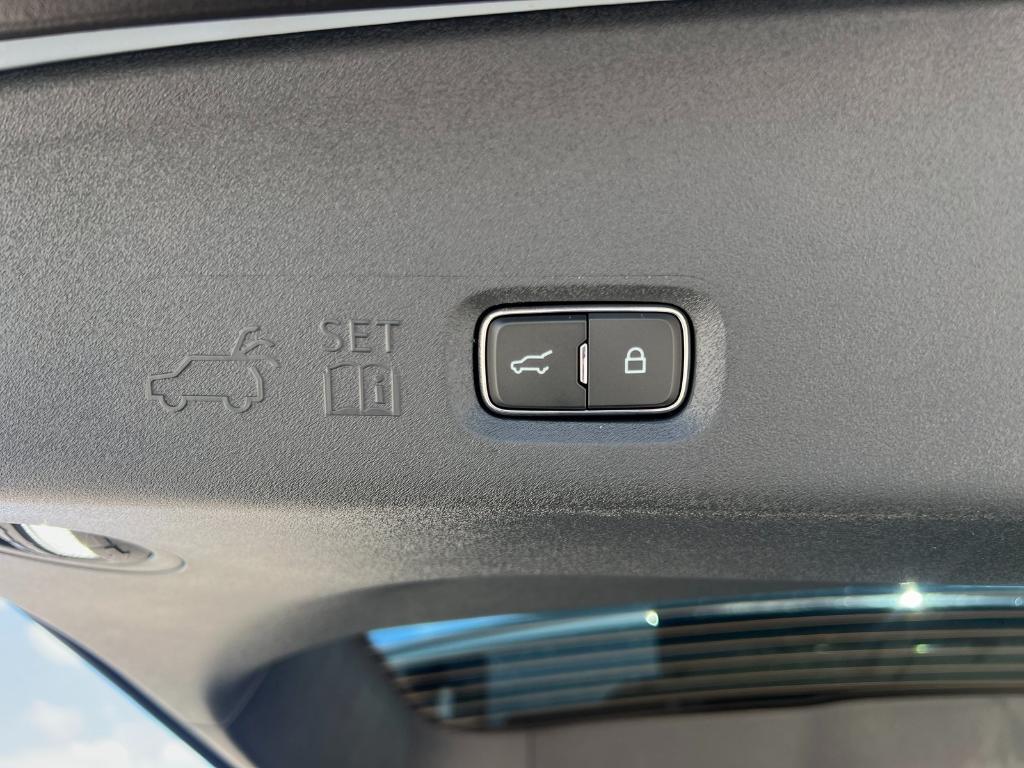 new 2025 Ford Expedition car, priced at $69,725