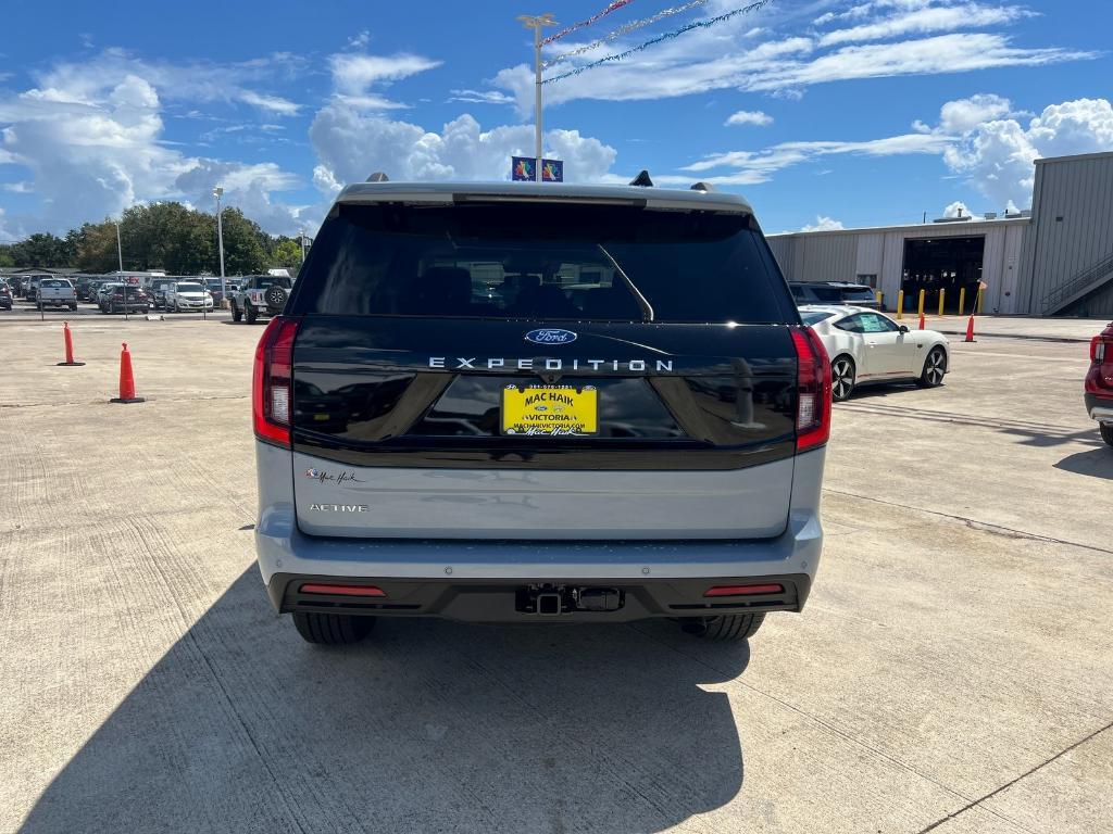 new 2025 Ford Expedition car, priced at $69,725