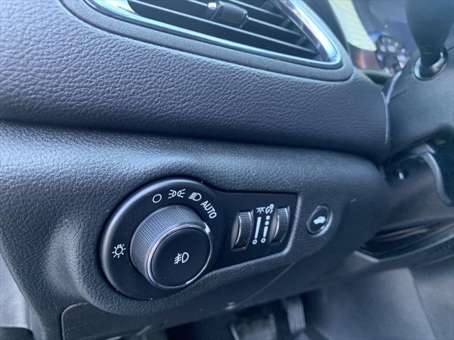 used 2015 Chrysler 200 car