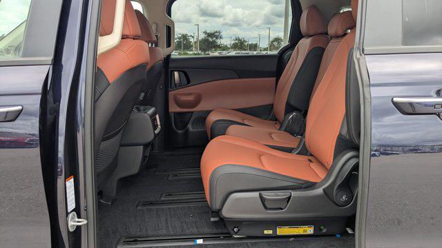 new 2026 Kia Carnival Hybrid car, priced at $39,670