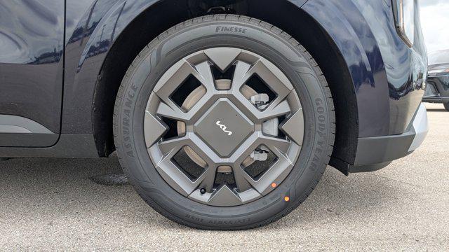 new 2026 Kia Carnival Hybrid car, priced at $39,670