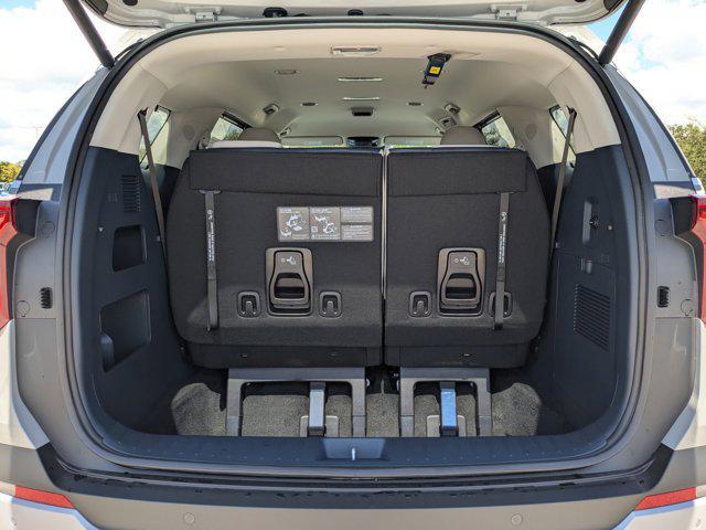 new 2026 Kia Carnival Hybrid car, priced at $40,036