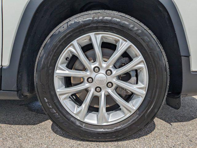 used 2021 Jeep Cherokee car, priced at $14,996