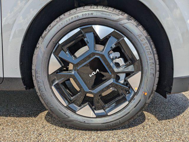 new 2025 Kia Carnival car, priced at $37,555