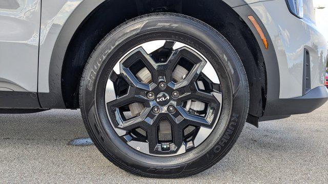 used 2025 Kia Sorento car, priced at $31,483