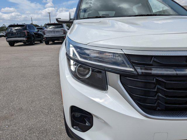 new 2025 Kia Seltos car, priced at $23,203