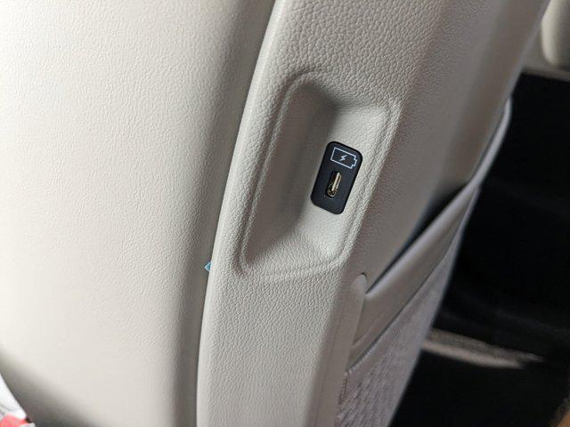 new 2025 Kia Sorento car, priced at $32,756