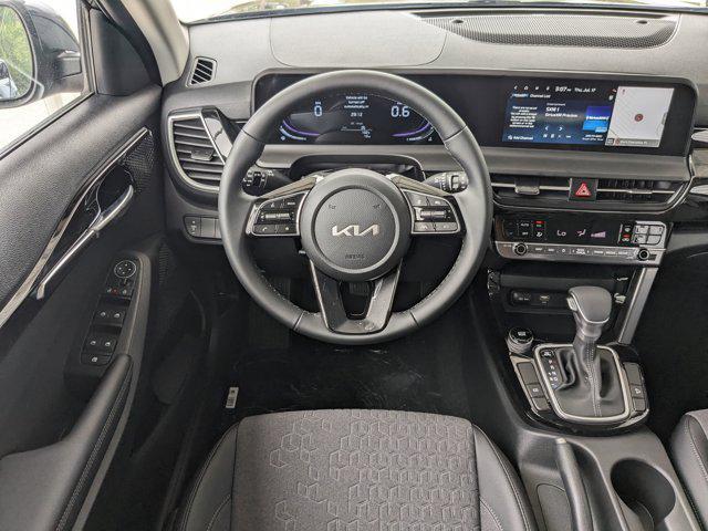 new 2025 Kia Seltos car, priced at $22,133