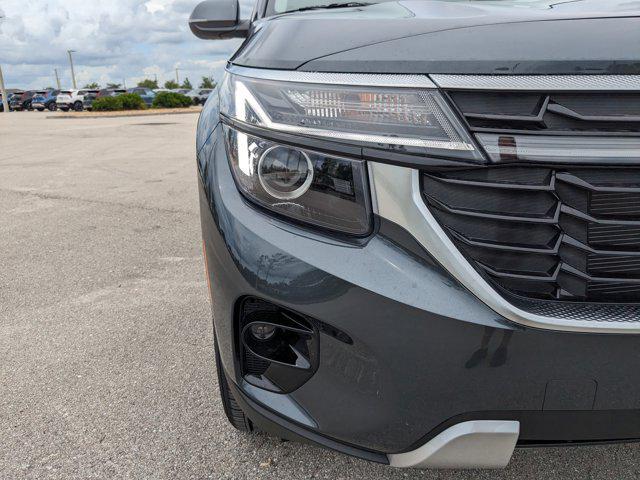 new 2025 Kia Seltos car, priced at $22,133