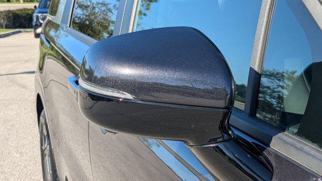 used 2025 Kia Carnival Hybrid car, priced at $37,495