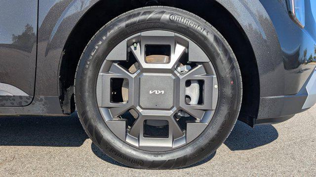 used 2025 Kia Carnival Hybrid car, priced at $37,495