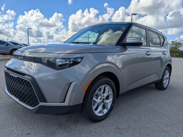 new 2025 Kia Soul car, priced at $21,613