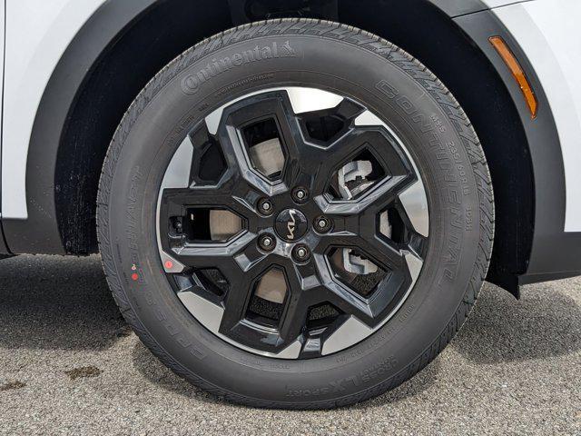 new 2025 Kia Sorento car, priced at $32,140