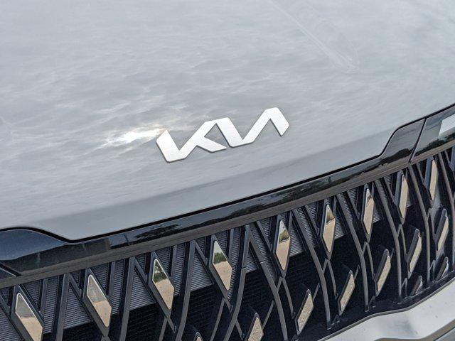 new 2025 Kia Carnival car, priced at $37,555