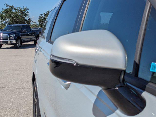 new 2025 Kia Carnival car, priced at $37,101