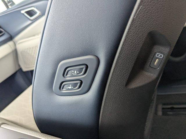 new 2026 Kia Carnival car, priced at $37,950