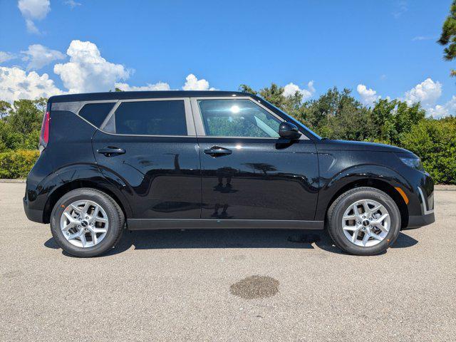 new 2025 Kia Soul car, priced at $21,916