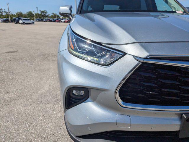 used 2021 Toyota Highlander Hybrid car, priced at $34,996