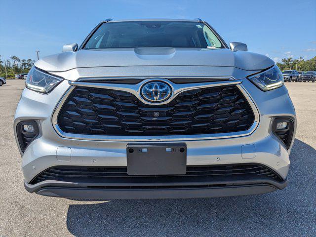 used 2021 Toyota Highlander Hybrid car, priced at $34,996