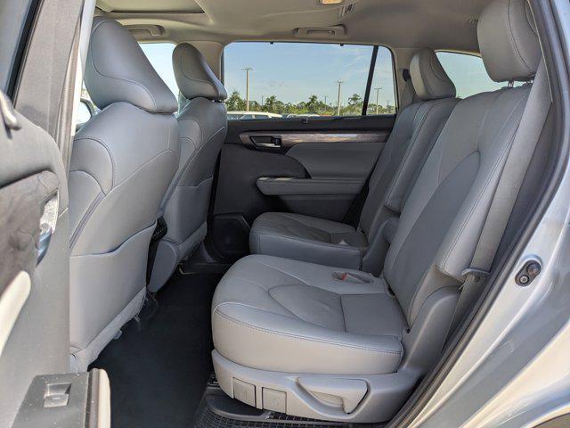 used 2021 Toyota Highlander Hybrid car, priced at $34,996