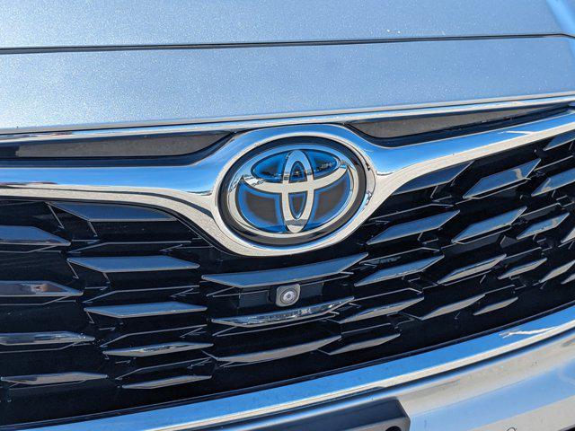 used 2021 Toyota Highlander Hybrid car, priced at $34,996