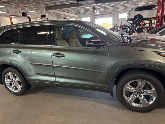 used 2018 Toyota Highlander car, priced at $26,791