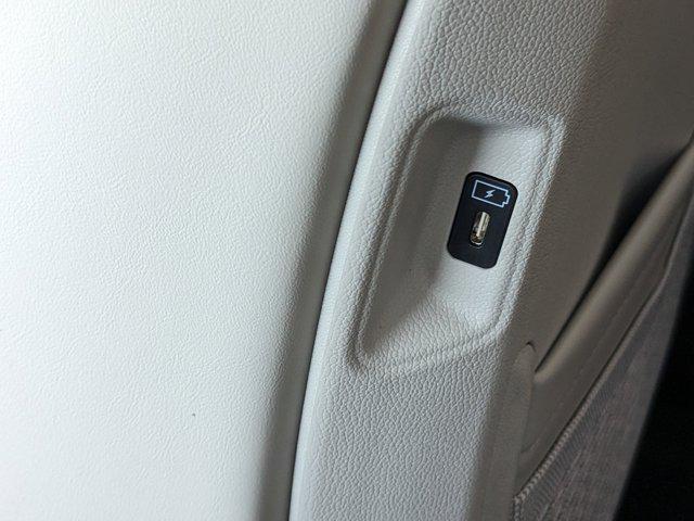 new 2025 Kia Sorento car, priced at $32,527