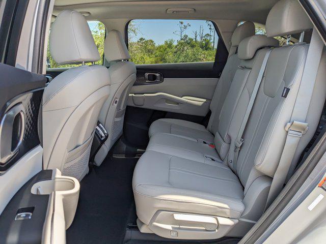 new 2025 Kia Sorento car, priced at $32,527
