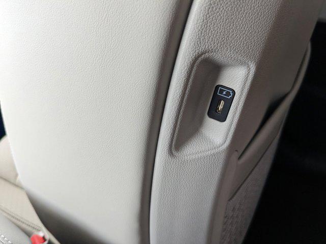 new 2025 Kia Sorento car, priced at $32,320