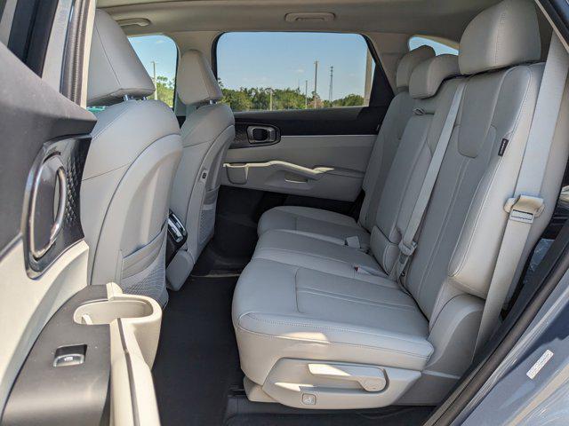 new 2025 Kia Sorento car, priced at $33,009