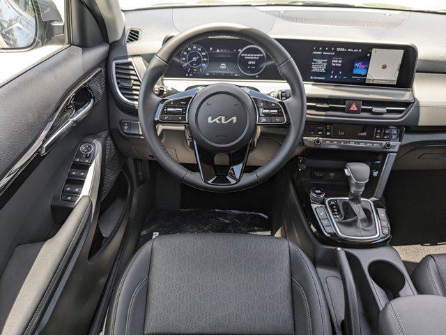 new 2025 Kia Seltos car, priced at $24,016