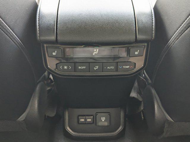 used 2022 Toyota Highlander car, priced at $38,888