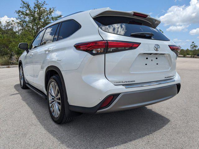 used 2022 Toyota Highlander car, priced at $38,888