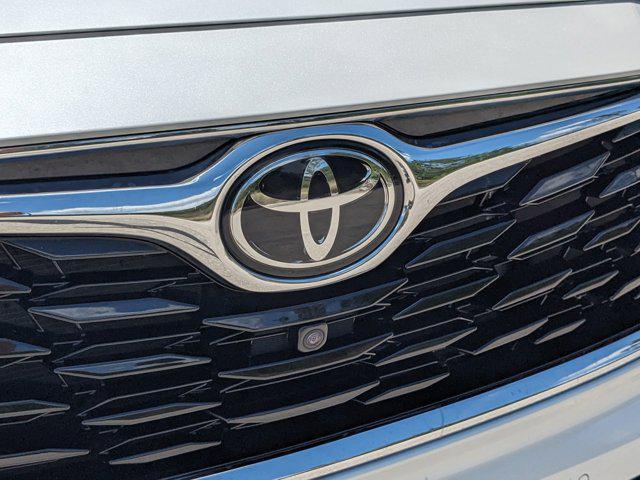 used 2022 Toyota Highlander car, priced at $38,888
