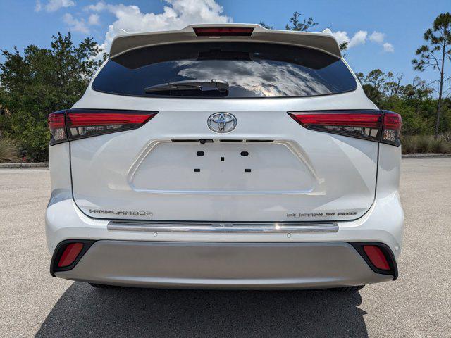 used 2022 Toyota Highlander car, priced at $38,888