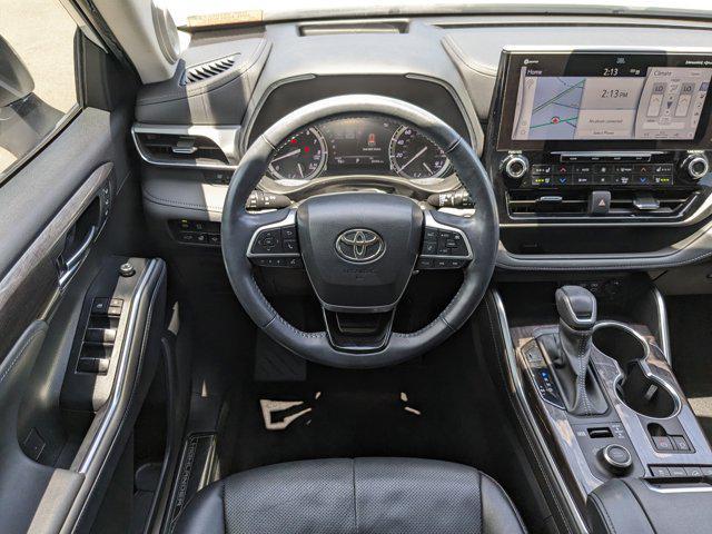 used 2022 Toyota Highlander car, priced at $38,888